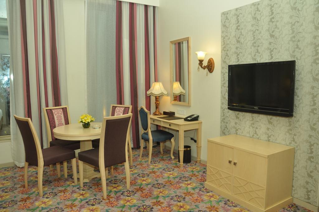 Royal Tulip Navi Mumbai Ξενοδοχείο Εξωτερικό φωτογραφία